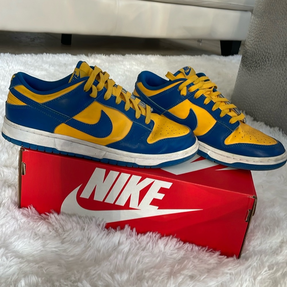 UCLA Nike Dunks Low Retro